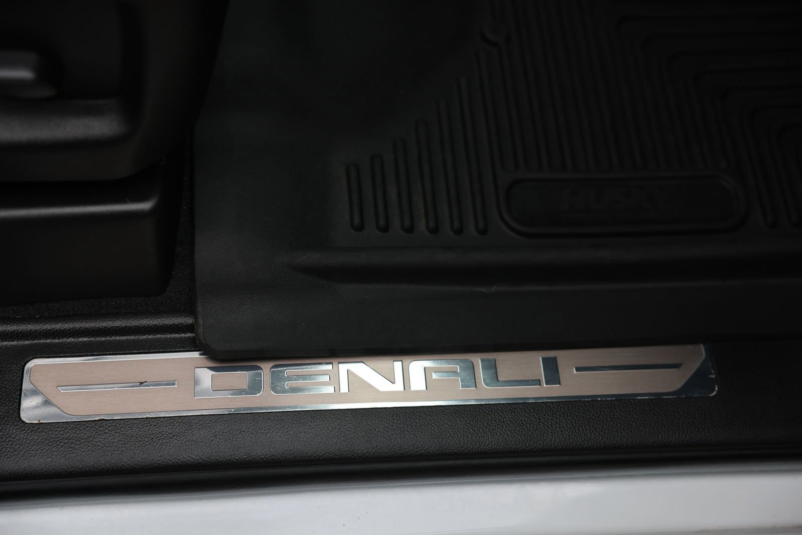 Used 2018 GMC Sierra 1500 Denali w/ Denali Ultimate Package image 14