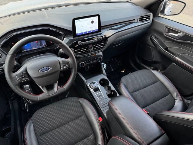 Certified 2025 Ford Escape ST-Line Select AWD/4WD image 13