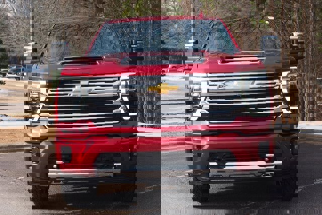 Used 2025 Chevrolet Silverado 2500 High Country w/ High Country Premium Package image 8