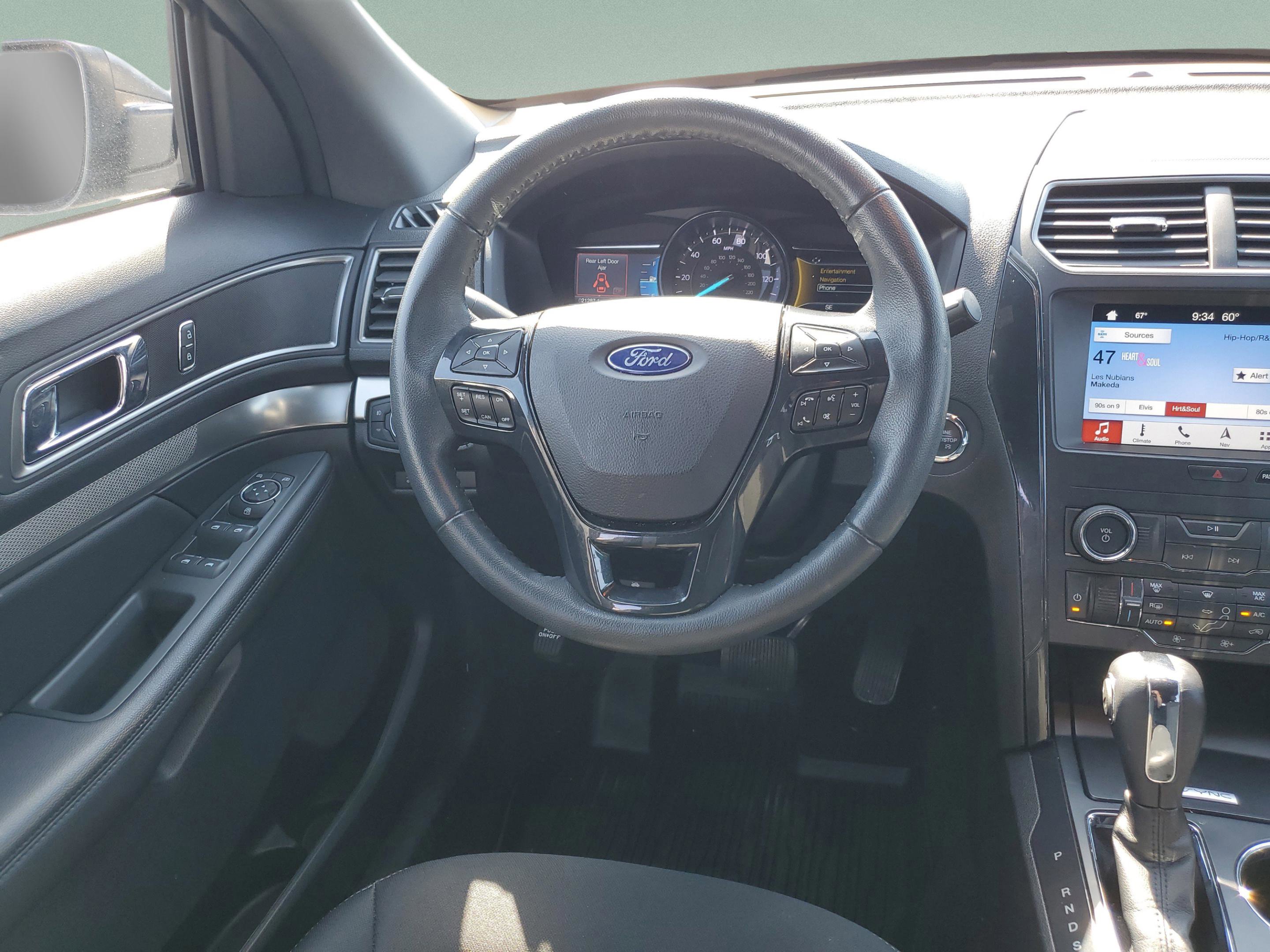 Certified 2019 Ford Explorer XLT w/ Equipment Group 201A FWD image 10