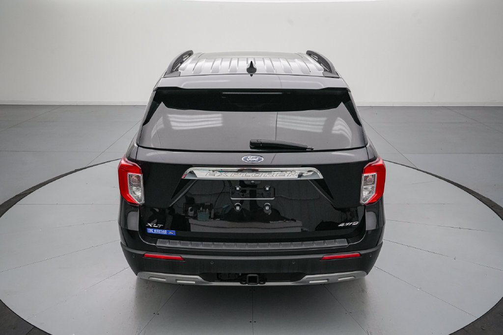 Certified 2024 Ford Explorer XLT w/ Equipment Group 202A AWD/4WD image 5