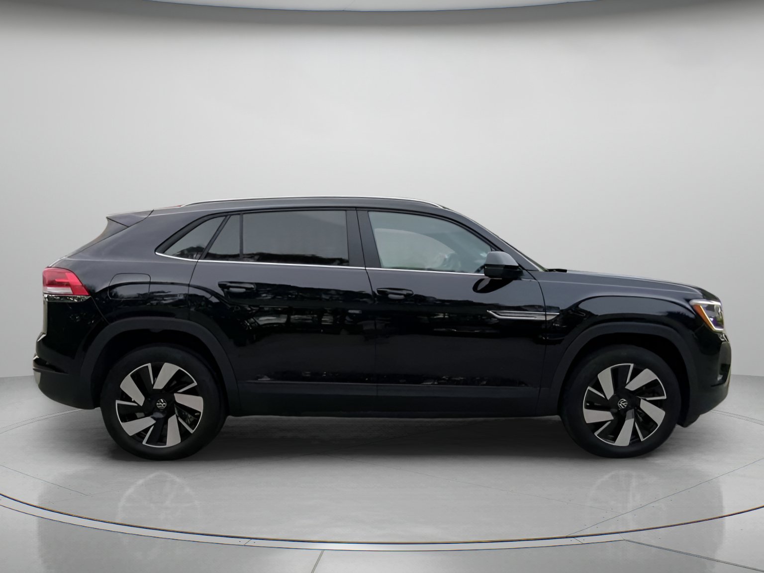 Used 2026 Volkswagen Atlas Cross Sport SE FWD image 32