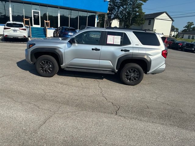 Used 2025 Toyota 4Runner SR5 AWD/4WD image 19