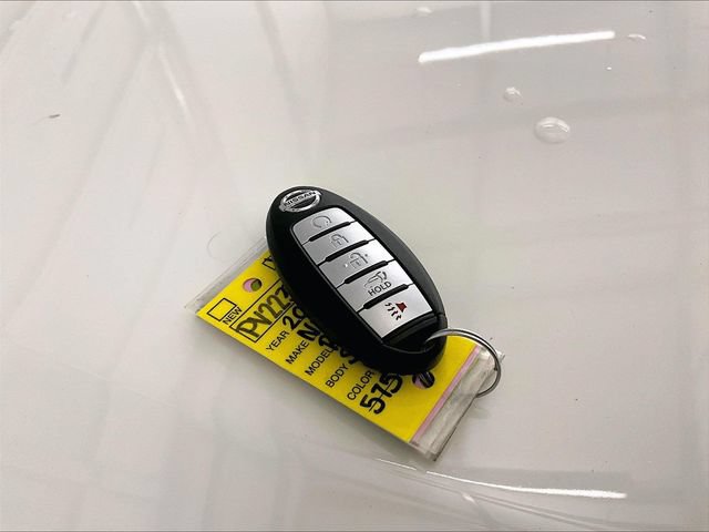 Used 2018 Nissan Rogue SV AWD/4WD image 9