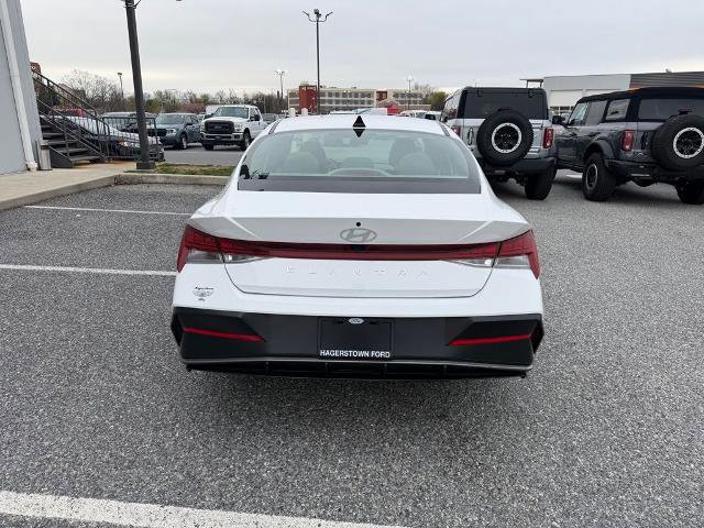 Used 2025 Hyundai Elantra SEL image 4