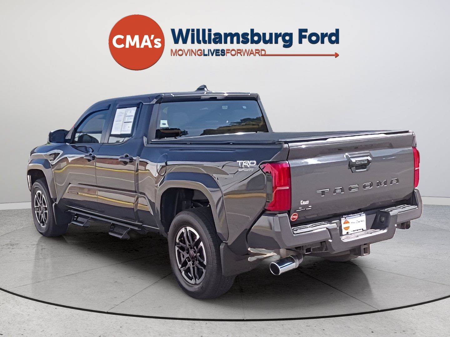 Used 2025 Toyota Tacoma TRD Sport AWD/4WD image 3