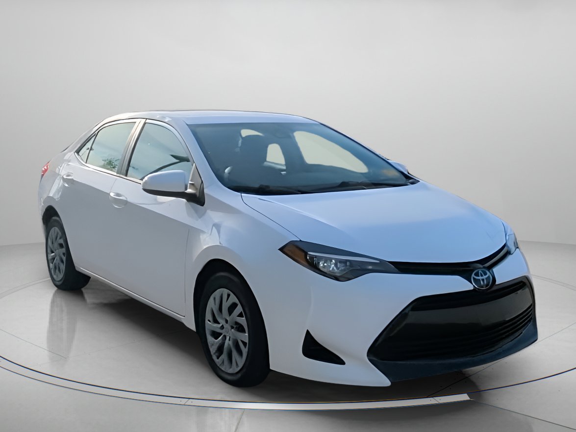 Used 2018 Toyota Corolla LE image 3