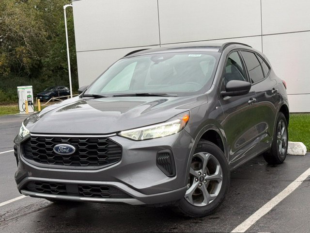 Certified 2024 Ford Escape ST-Line w/ Tech Pack #1 AWD/4WD image 2