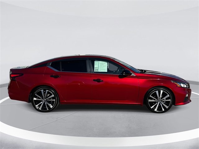 Used 2021 Nissan Altima 2.5 SR w/ SR Premium Package image 2