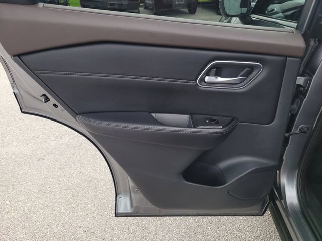 Used 2021 Nissan Rogue SV w/ Premium Package FWD image 12