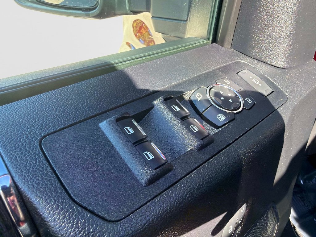 Certified 2021 Ford F250 Lariat w/ Tremor Off-Road Package AWD/4WD image 19