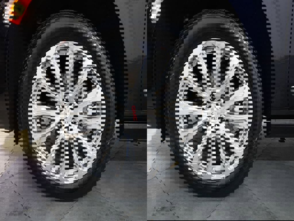 Used 2023 GMC Yukon Denali AWD/4WD image 39