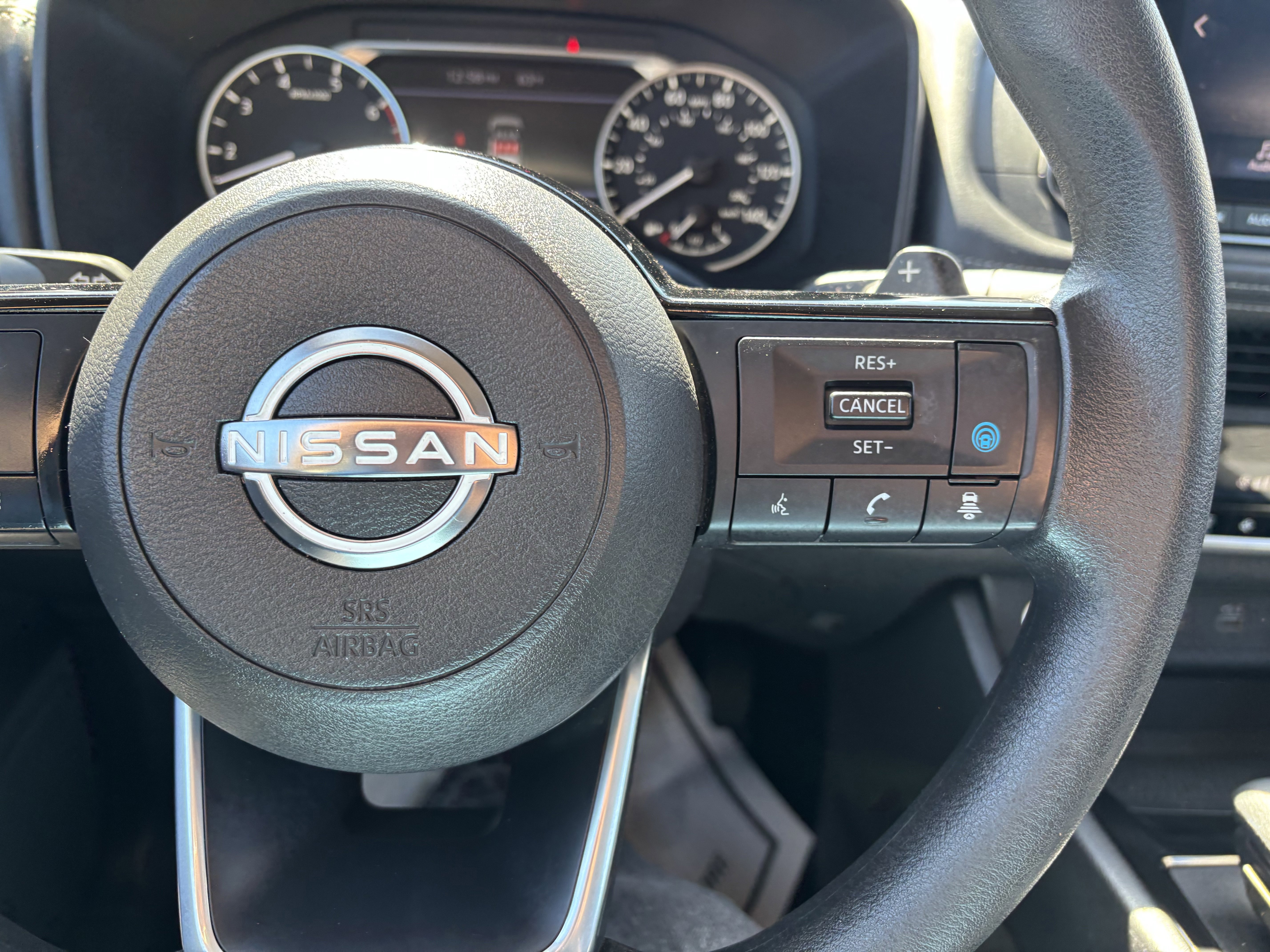 Used 2023 Nissan Rogue SV image 28