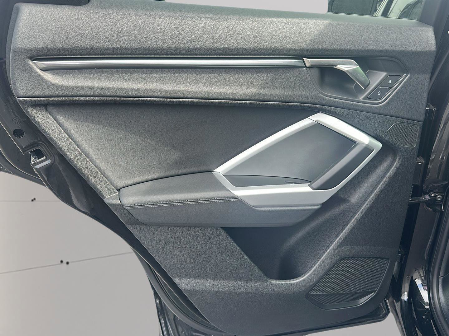 Used 2024 Audi Q3 2.0T Premium Plus w/ Premium Plus Package image 23