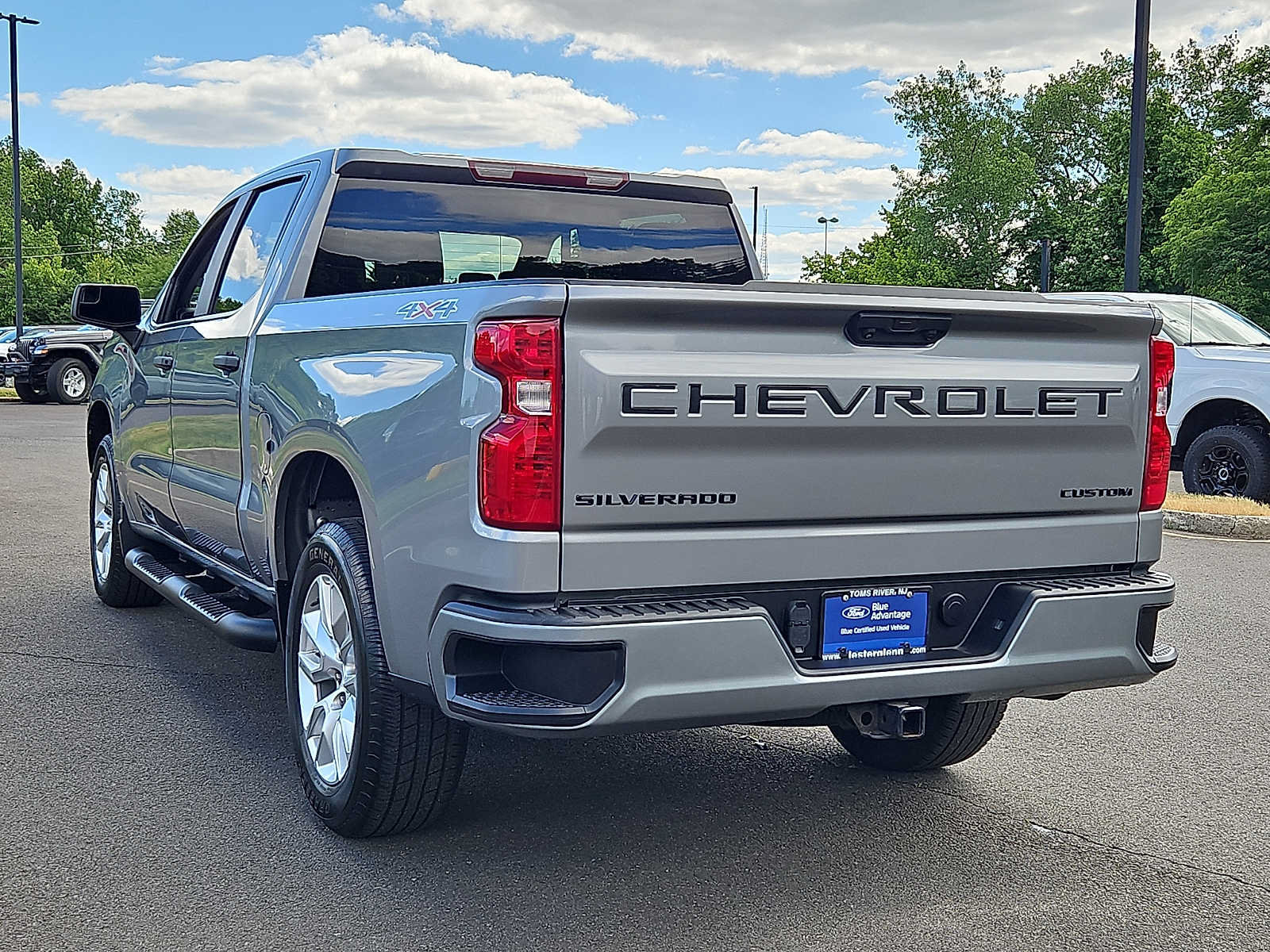 Used 2023 Chevrolet Silverado 1500 Custom w/ LPO, Dark Essentials Package AWD/4WD image 5