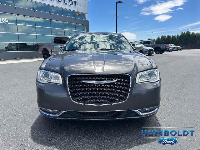 Used 2019 Chrysler 300 Limited AWD/4WD image 2