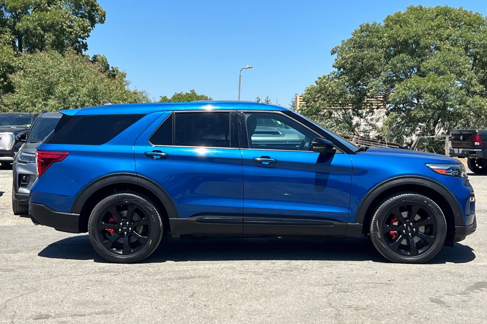 Certified 2021 Ford Explorer ST w/ Equipment Group 401A AWD/4WD image 3