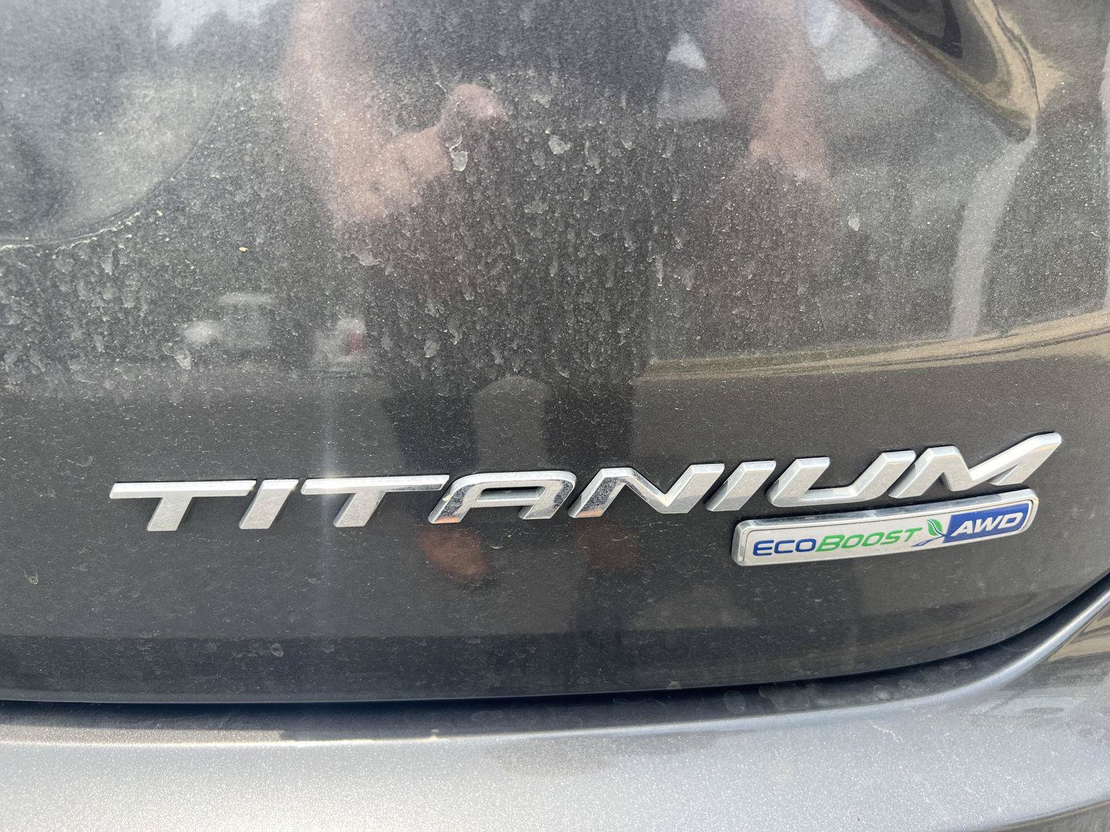 Certified 2019 Ford Edge Titanium AWD/4WD image 4