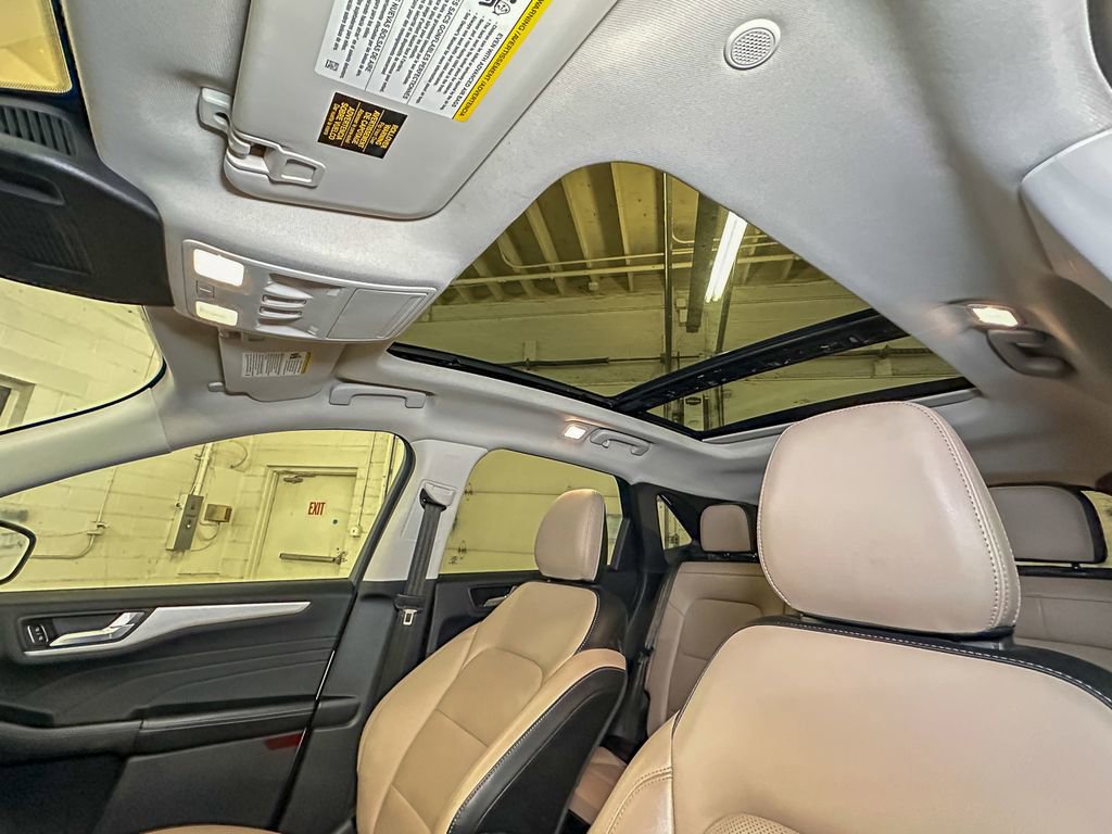 Certified 2022 Ford Escape SEL AWD/4WD image 28