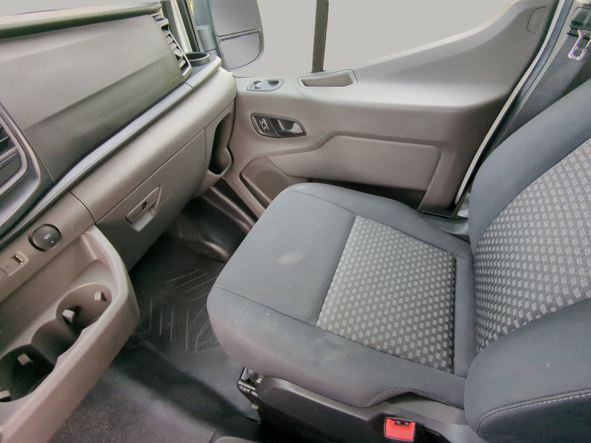 Certified 2024 Ford Transit 250 w/ Exterior Upgrade Package image 44