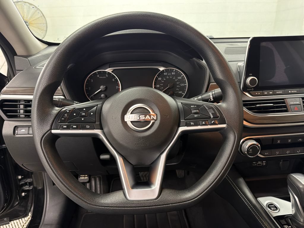 Used 2023 Nissan Altima 2.5 SV FWD image 18