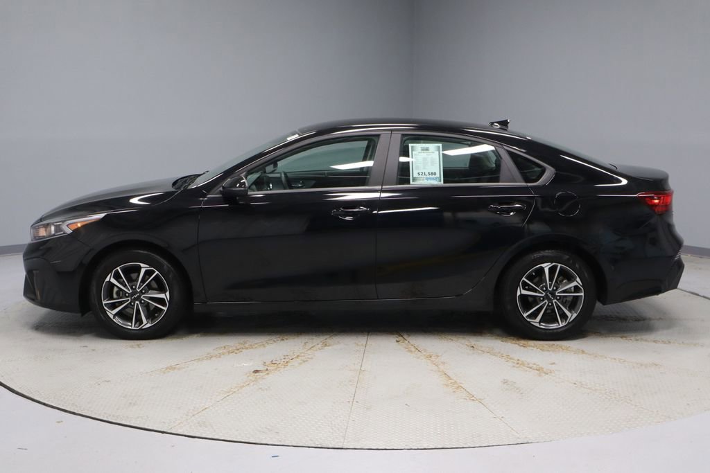 Used 2024 Kia Forte LXS w/ LXS Technology Package FWD image 8