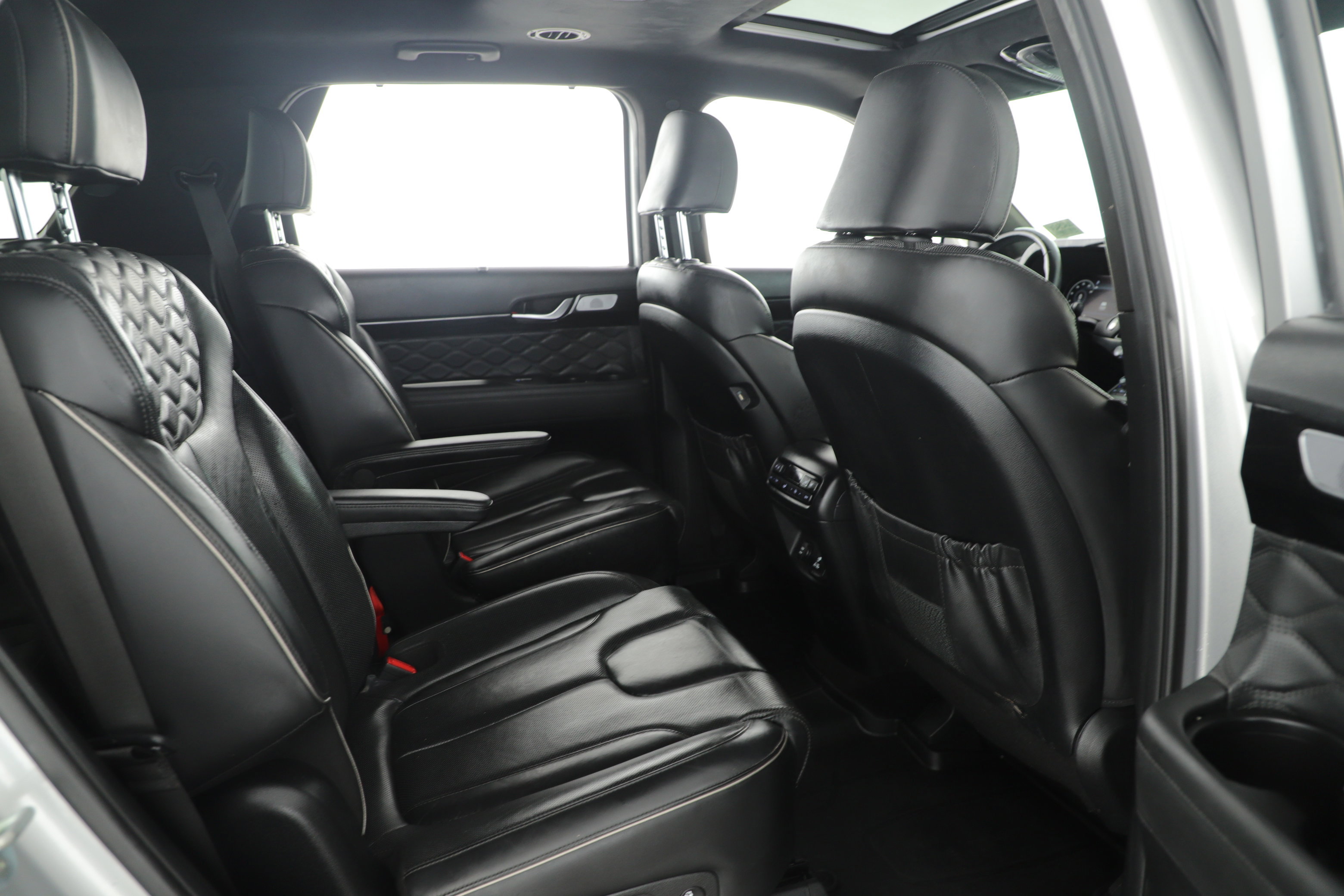 Used 2022 Hyundai Palisade Calligraphy w/ Winter Package image 22