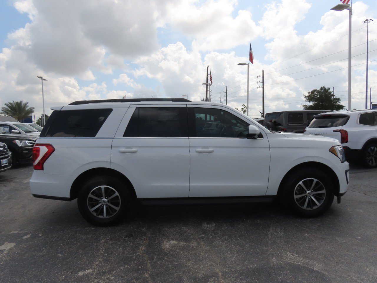 Certified 2020 Ford Expedition XLT RWD image 10