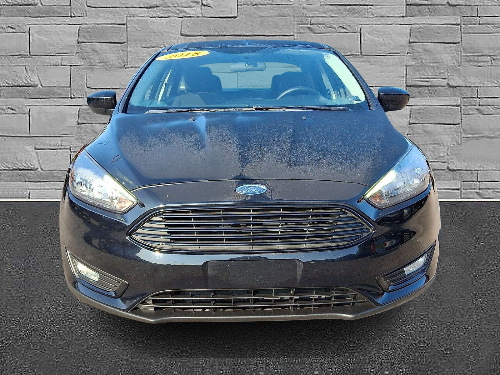 Certified 2018 Ford Focus SE w/ SE Appearance Package image 3