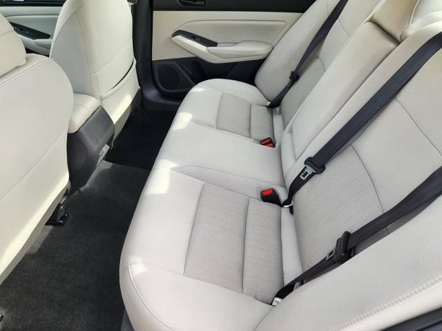 Used 2025 Nissan Altima 2.5 SV FWD image 30