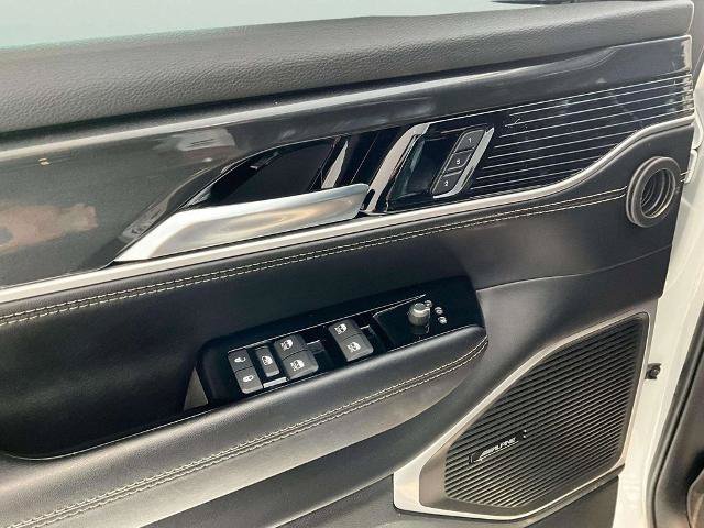 Used 2023 Jeep Wagoneer 4WD w/ Premium Group I image 15