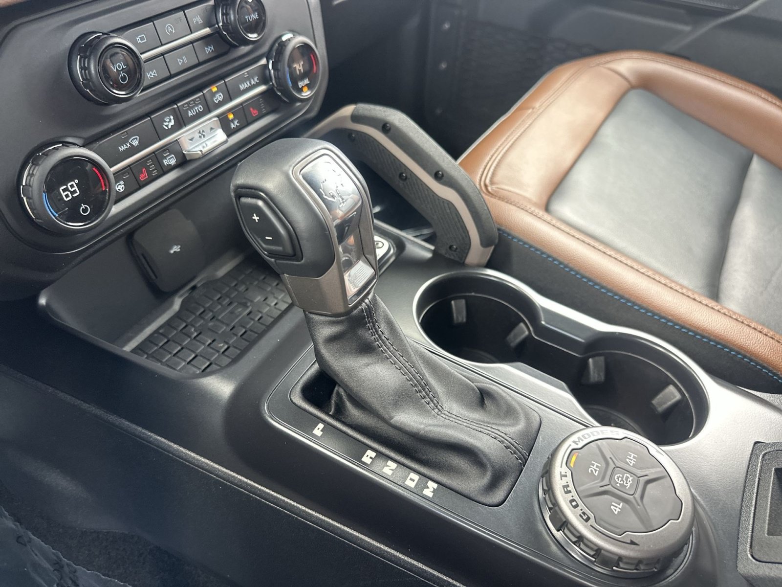 Certified 2024 Ford Bronco Outer Banks AWD/4WD image 38
