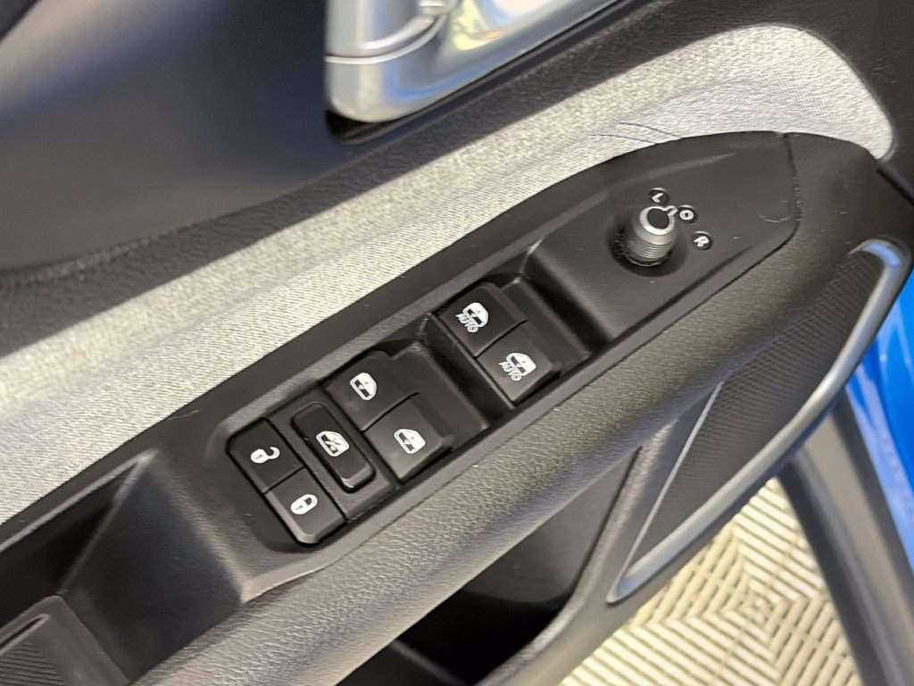 Used 2024 Jeep Compass Latitude AWD/4WD image 25