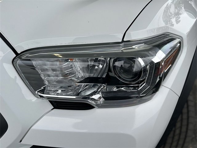 Used 2021 Toyota Tacoma TRD Off-Road image 9