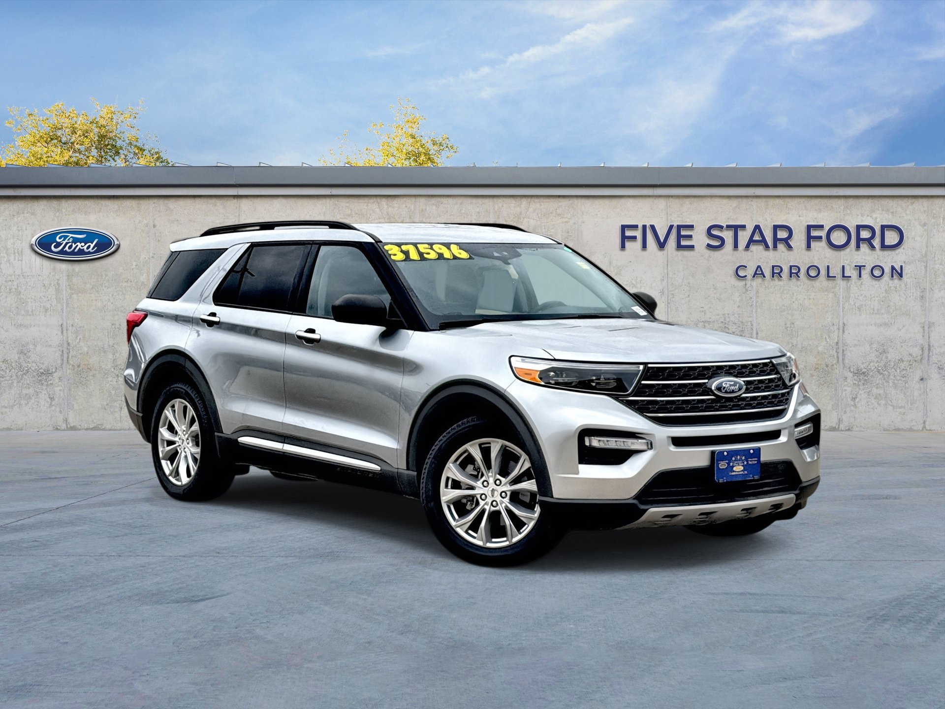Certified 2024 Ford Explorer XLT w/ Equipment Group 202A