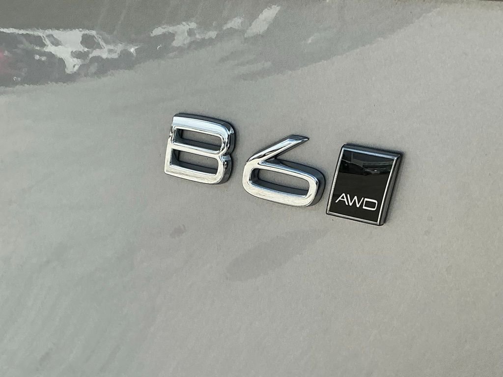 Used 2025 Volvo XC90 B6 Plus image 18