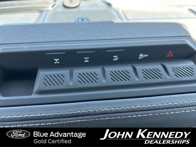 Certified 2025 Ford Bronco Outer Banks w/ Sasquatch Package AWD/4WD image 31