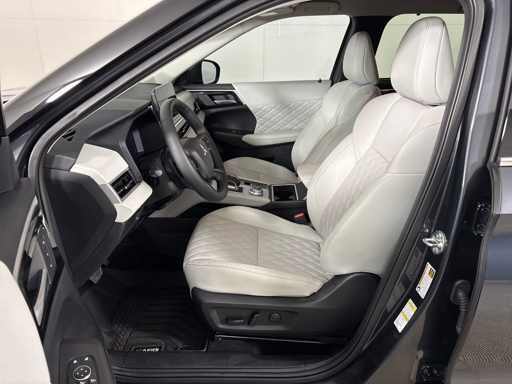 Used 2024 Mitsubishi Outlander SEL FWD image 23