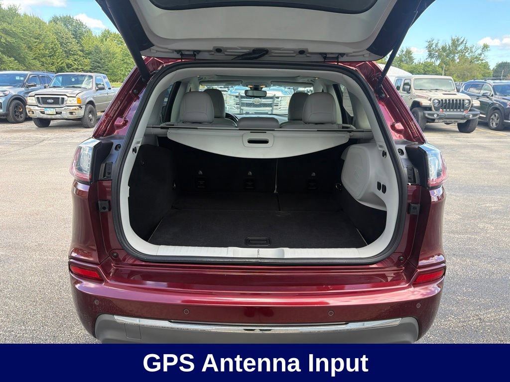Used 2019 Jeep Cherokee Overland AWD/4WD image 5