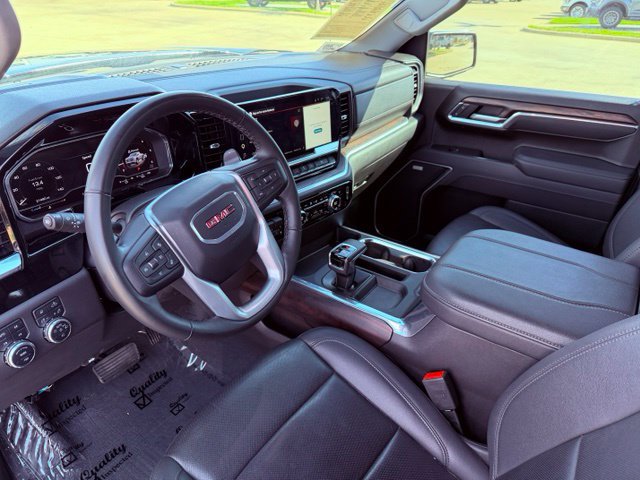 Used 2025 GMC Sierra 1500 SLT AWD/4WD image 12