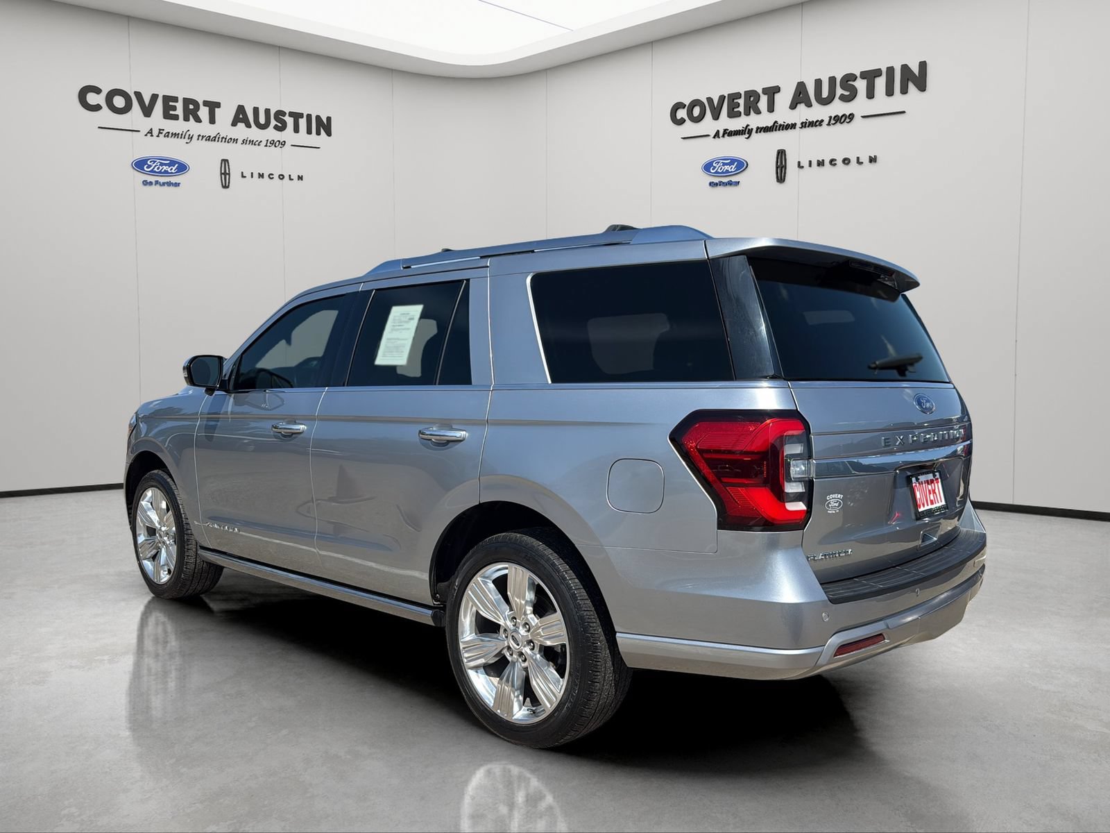 Certified 2023 Ford Expedition Platinum AWD/4WD image 3
