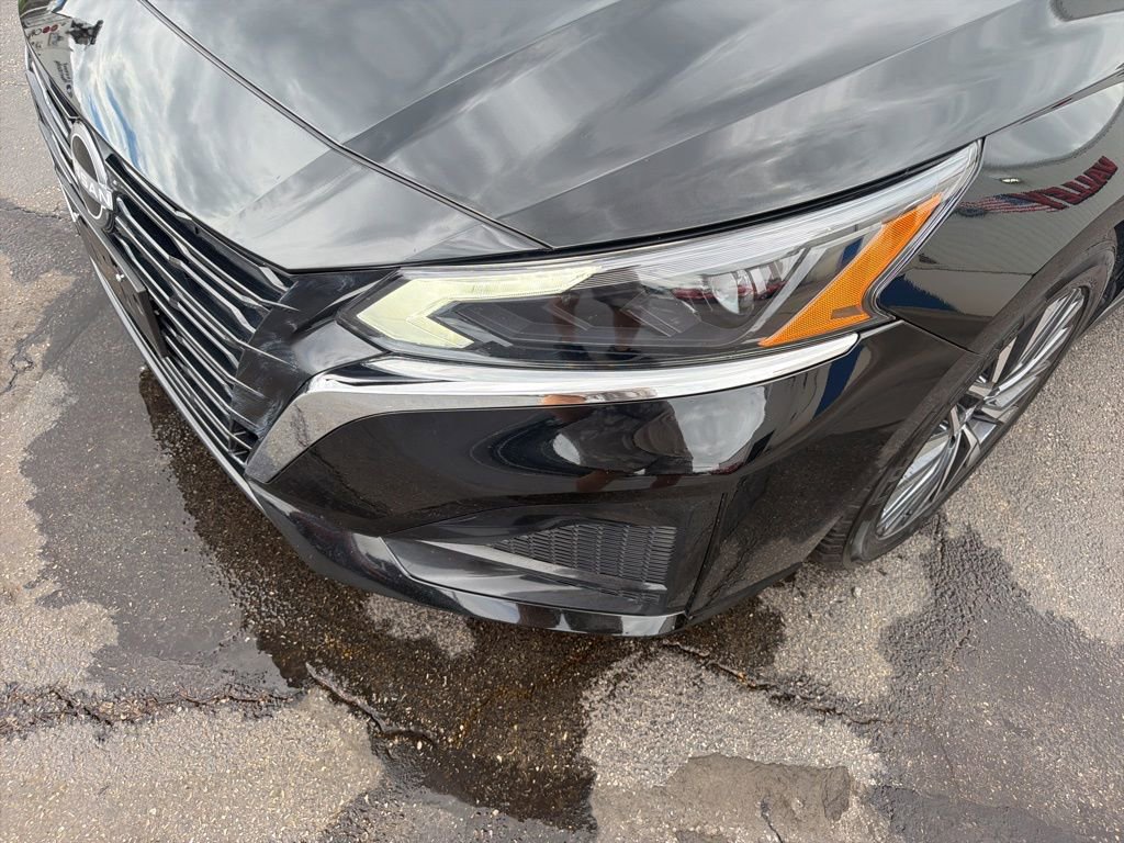 Used 2025 Nissan Altima 2.5 SV FWD image 12