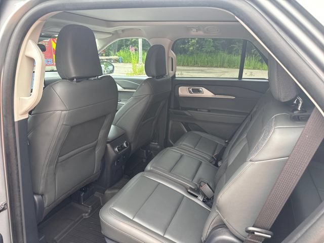 Certified 2025 Ford Explorer Active w/ Active Comfort Package AWD/4WD image 13