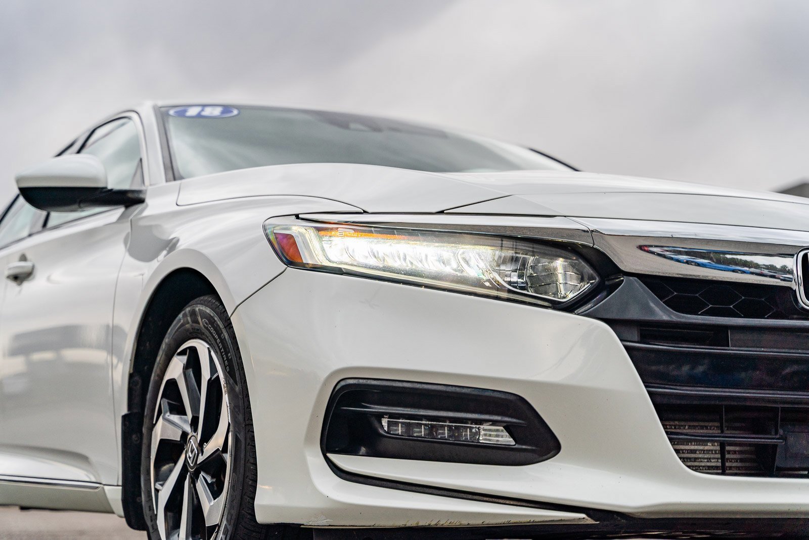 Used 2018 Honda Accord EX image 8