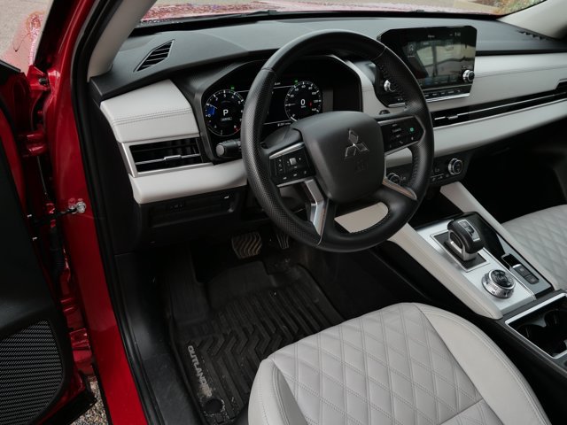 Used 2024 Mitsubishi Outlander SEL AWD/4WD image 11
