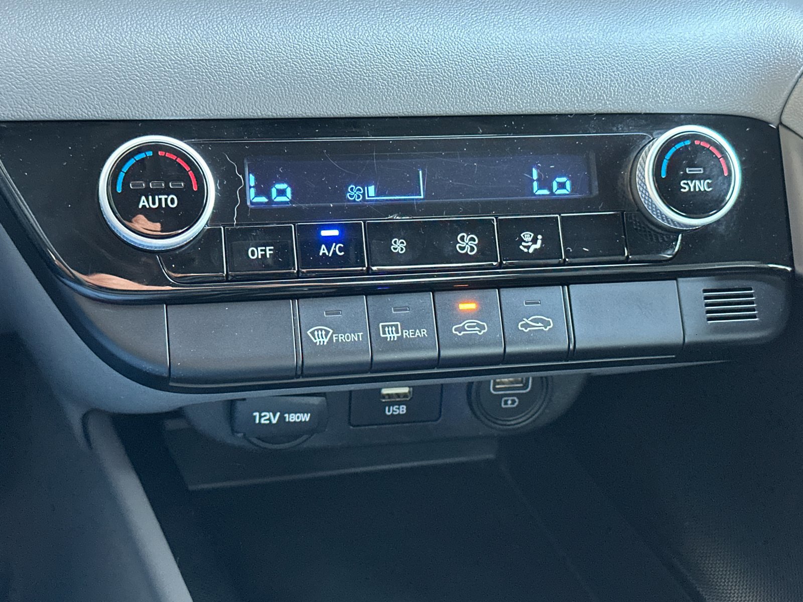 Used 2021 Hyundai Elantra SEL image 19