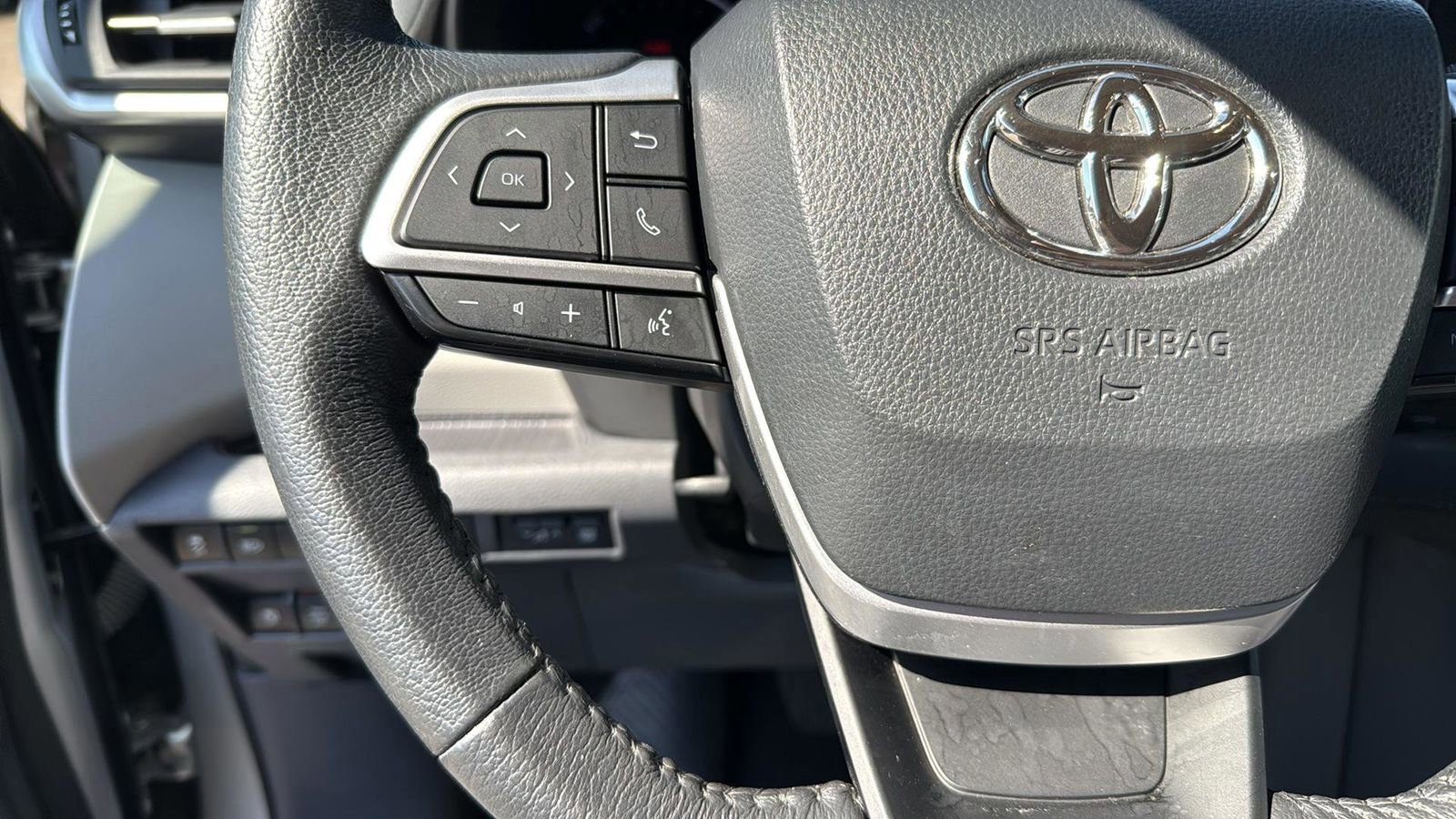 Used 2023 Toyota Sienna XLE image 17