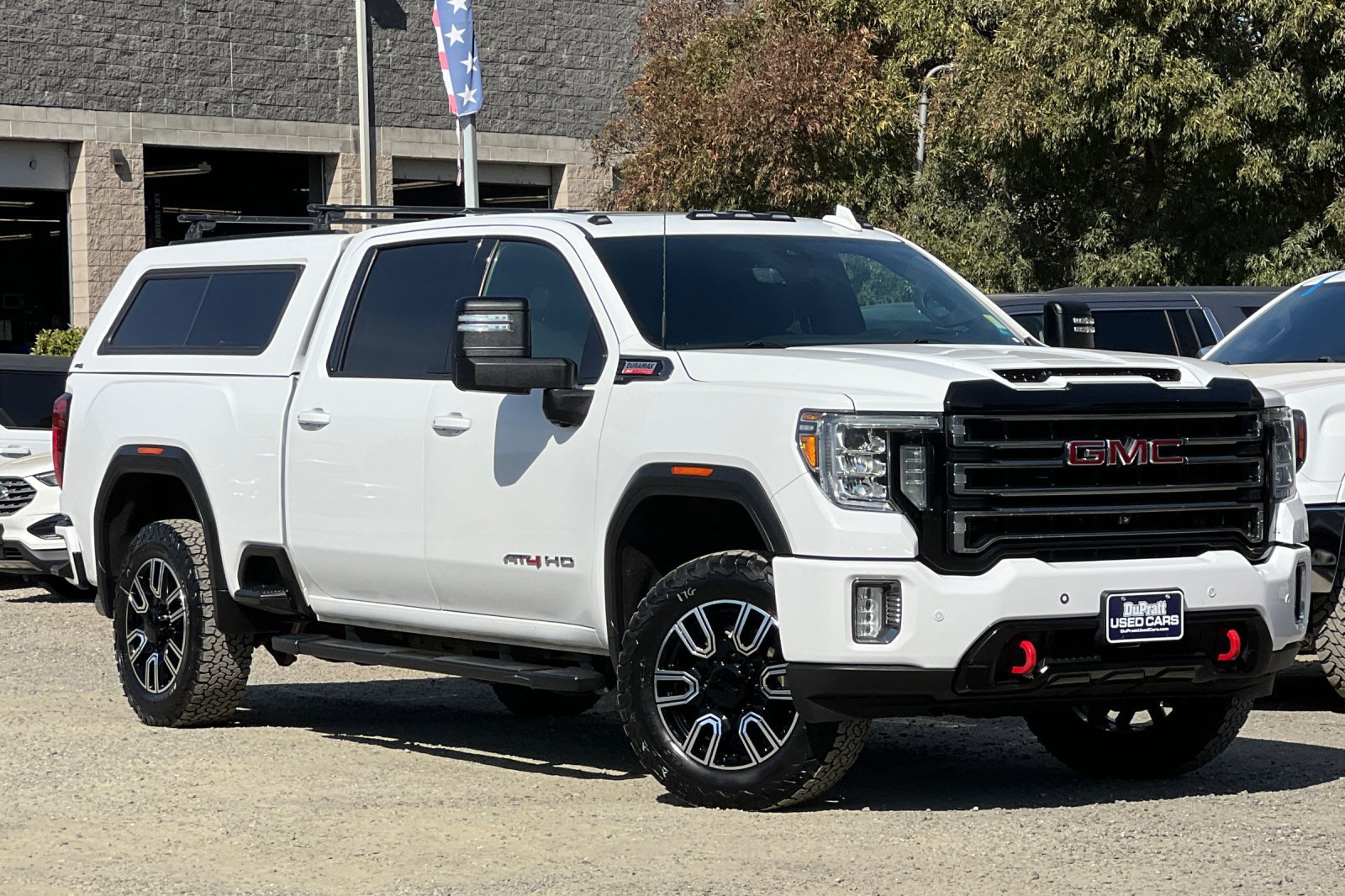 Used 2020 GMC Sierra 2500 AT4 w/ AT4 Premium Package AWD/4WD image 2