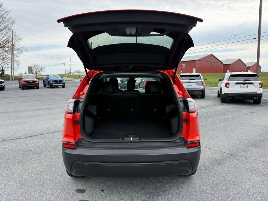 Used 2021 Jeep Cherokee Latitude Plus AWD/4WD image 27