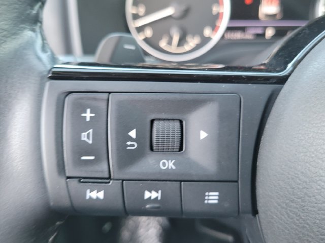 Used 2023 Nissan Rogue SV w/ SV Premium B Package FWD image 7